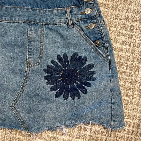MISSLOOK Denim Overall Skirt with Flower Design for Women Sz Med - Picture 2 of 5